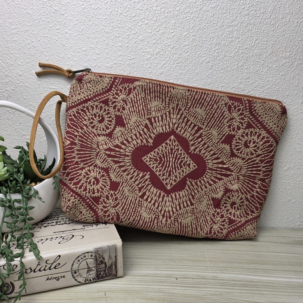 Atenti Patterned Clutch in Red and Tan